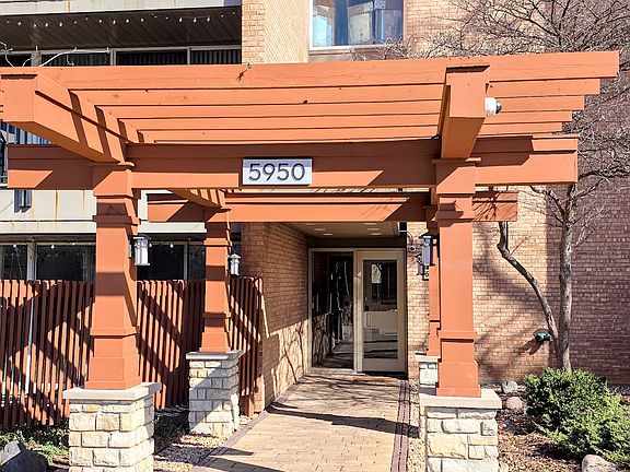 2nd image of 5950 Oakwood Dr APT 2D