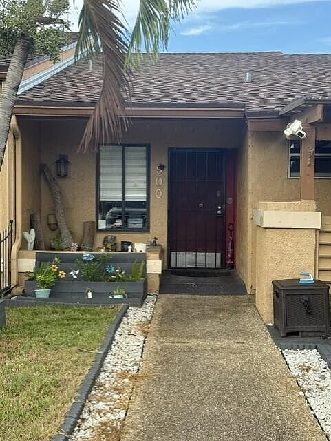 1st image of 900 NW 79th Terrace