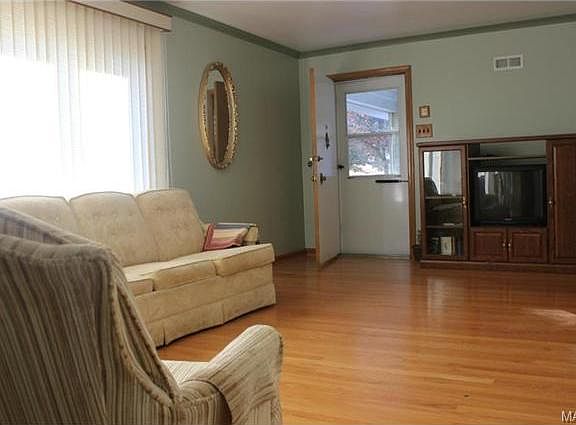 3rd image of 7407 Dalgren Dr