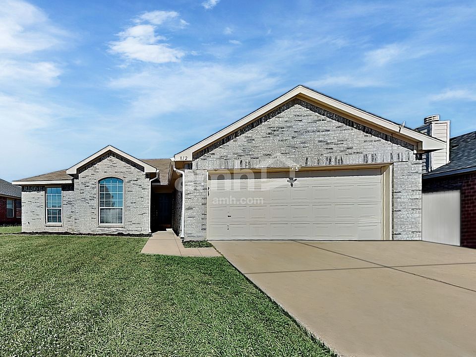 1st image of 812 Kim Ln