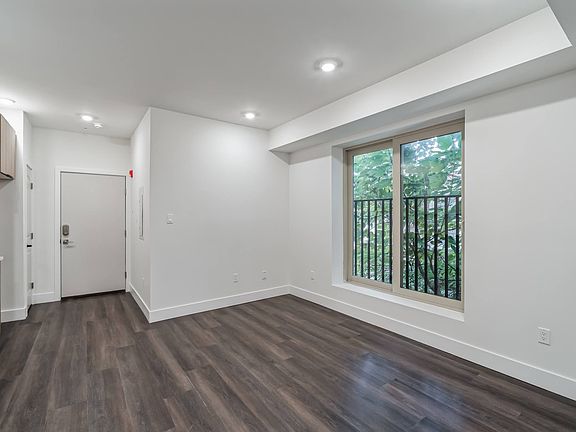 2nd image of 5053 Ludlow St #3