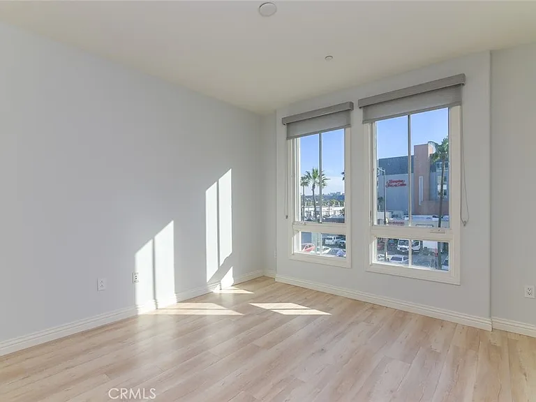 268 Caruso Ave — Photo 21