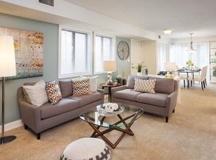 718 Norwest Dr, Norwood, MA 02062