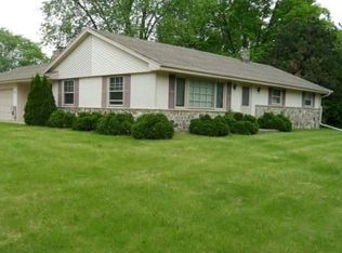12420 Gremoor Dr, Elm Grove, WI 53122