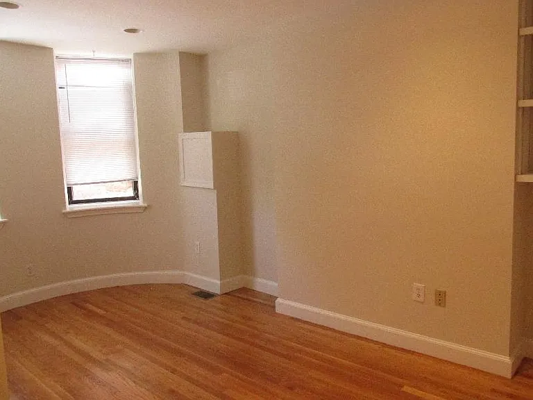 221 W Newton St #1 — Photo 13