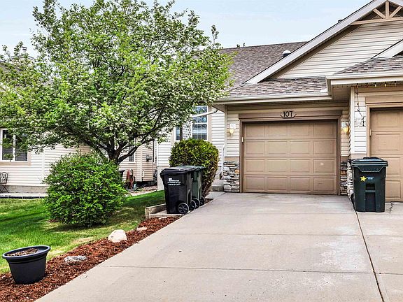 3rd image of 107 Christina Ct