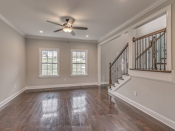 4th image of 639 Shetland Dr
