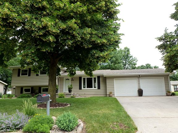 638 17th Street, Windom, Mn 56101