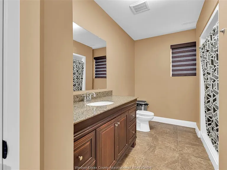 498 Sacred Heart Dr #LOWER — Photo 16