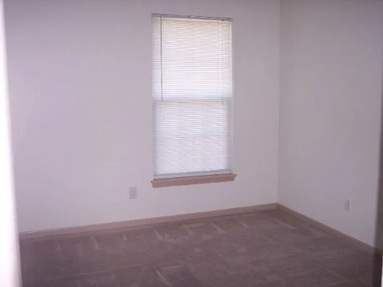 115 Polk St #B — Photo 6