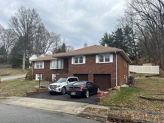 2nd image of 9 Dulles Dr