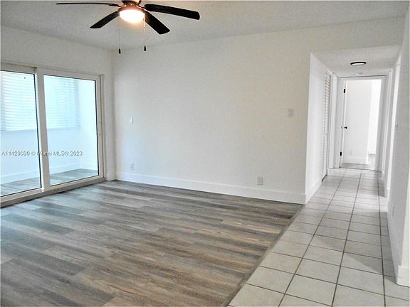 4th image of 805 SW 30th St APT A