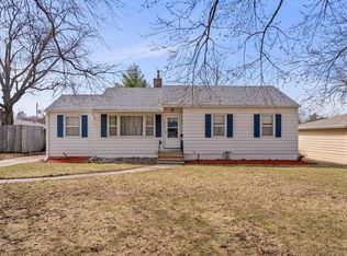 228 Derbyshire Rd, Waterloo, IA 50701