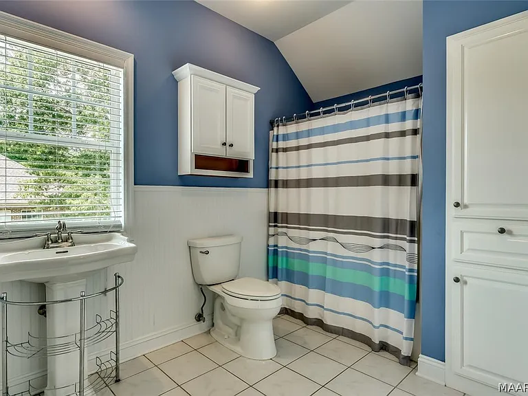 1211 Sadie Cir — Photo 36