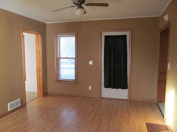 5th image of 219 Morse St