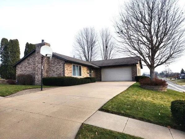 328 Rita Ave, Dickeyville, WI 53808