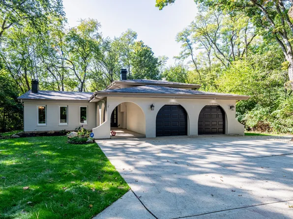 21W405 Walnut Rd, Glen Ellyn, IL 60137