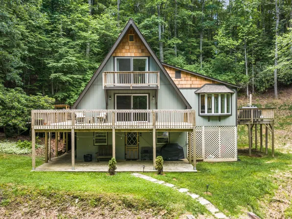 864 Trojan Horse Cir, Fleetwood, NC