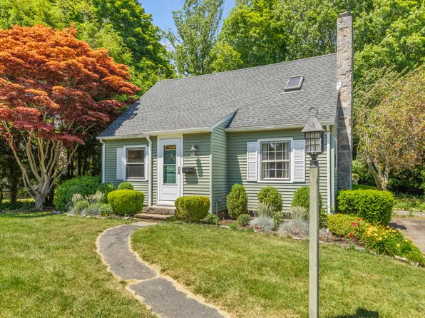 19 Maple Court, Old Saybrook, CT 06475