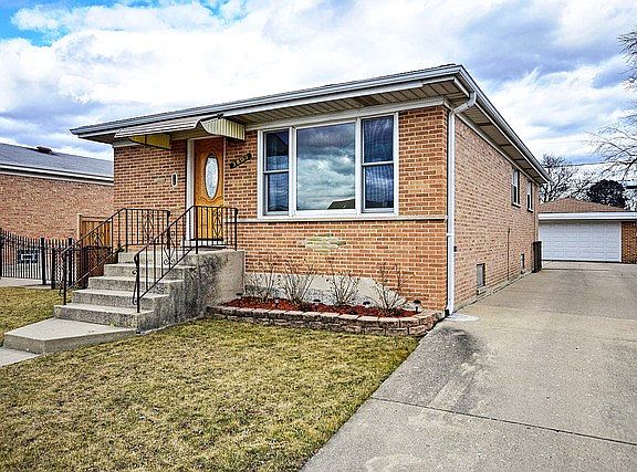 2nd image of 3803 Emerson Dr