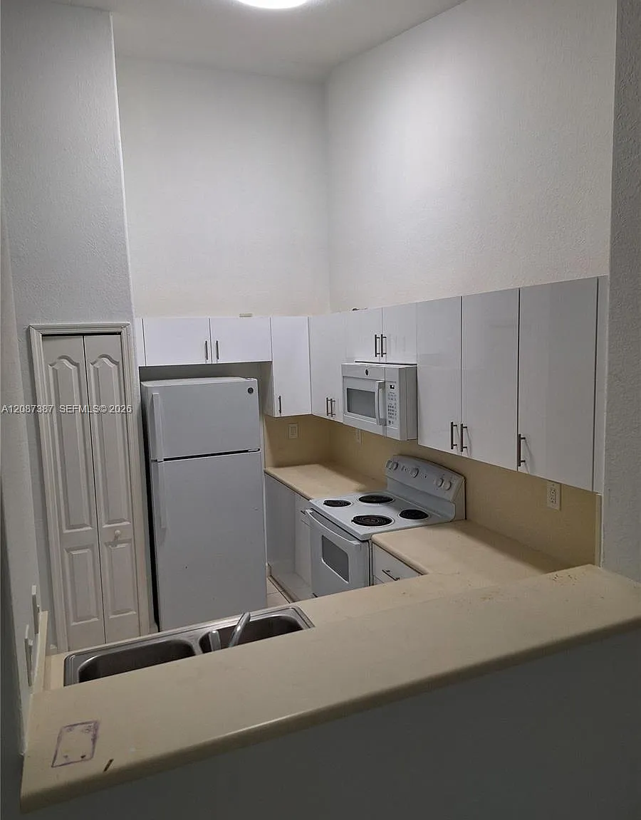 Shoma Condo At Keyscove C — Photo 2
