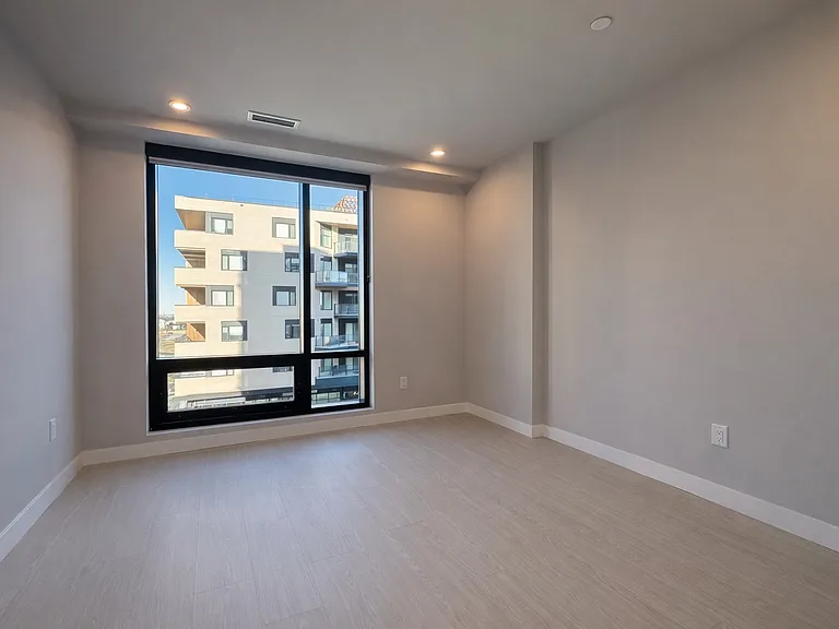 8375 Broadcast Ave SW — Photo 44
