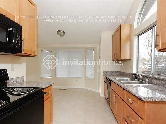 5th image of 870 Stoneridge Cir