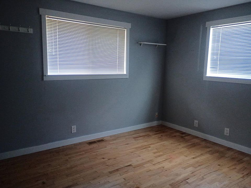 1st image of 4725 41st St NE