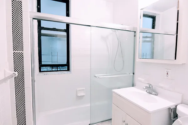 Rented by Voro, LLC | media 17