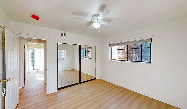 208 W Broadbent Dr — Photo 9