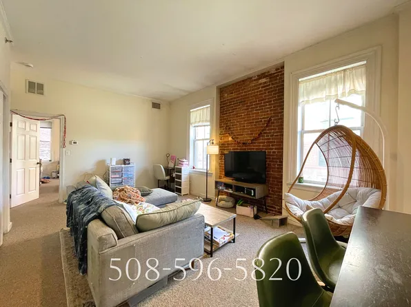 4 Davis Ave, Brookline, MA