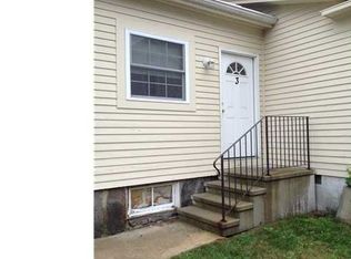 147 E Main St, Clinton, CT 06413