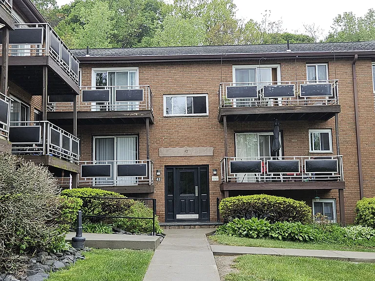 42 Tanager Rd #4 — Photo 1