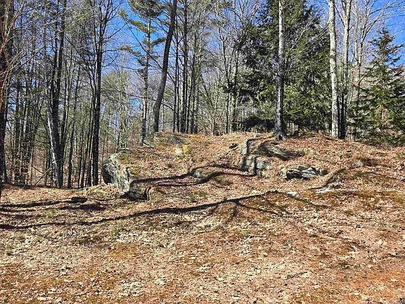 3rd image of 348 Fort Defiance Hill