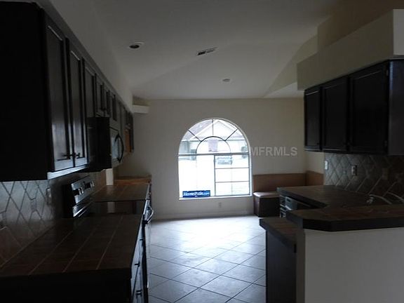 4th image of 497 Whittingham Pl