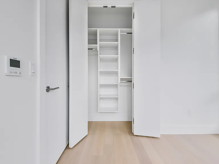 218 Front St #1600 — Photo 11