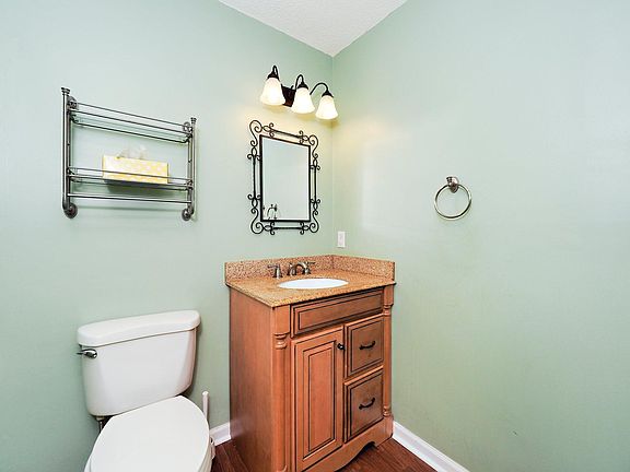 5th image of 106 Wood Hollow Dr