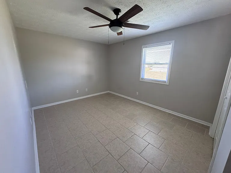 107 Grogan Cir — Photo 15