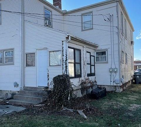 5th image of 117 Ash St