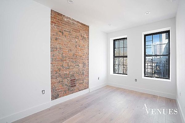 1st image of 973 Rogers Ave #1