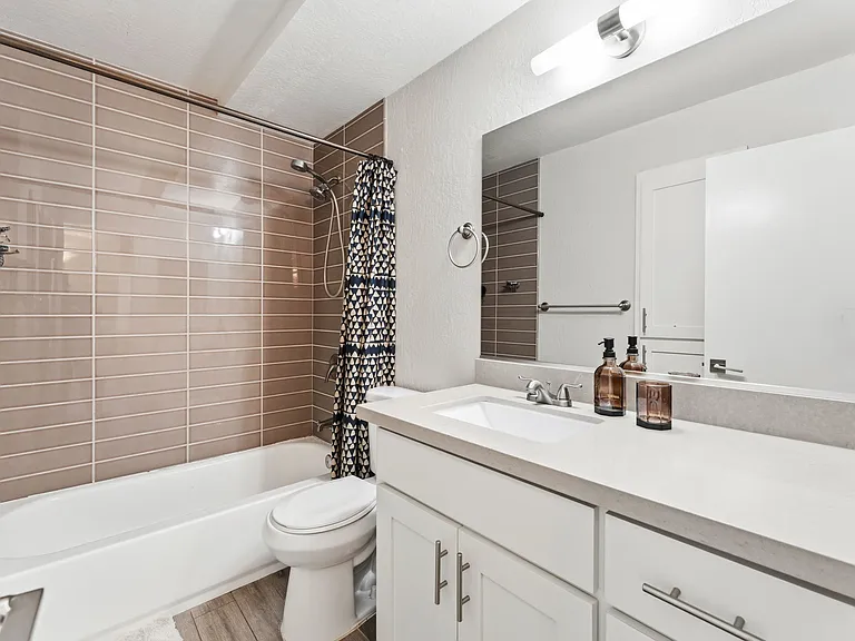 2524 T St #16 — Photo 20