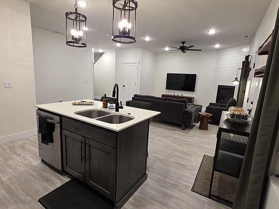 5th image of 2875 Cody Dr Unit 35