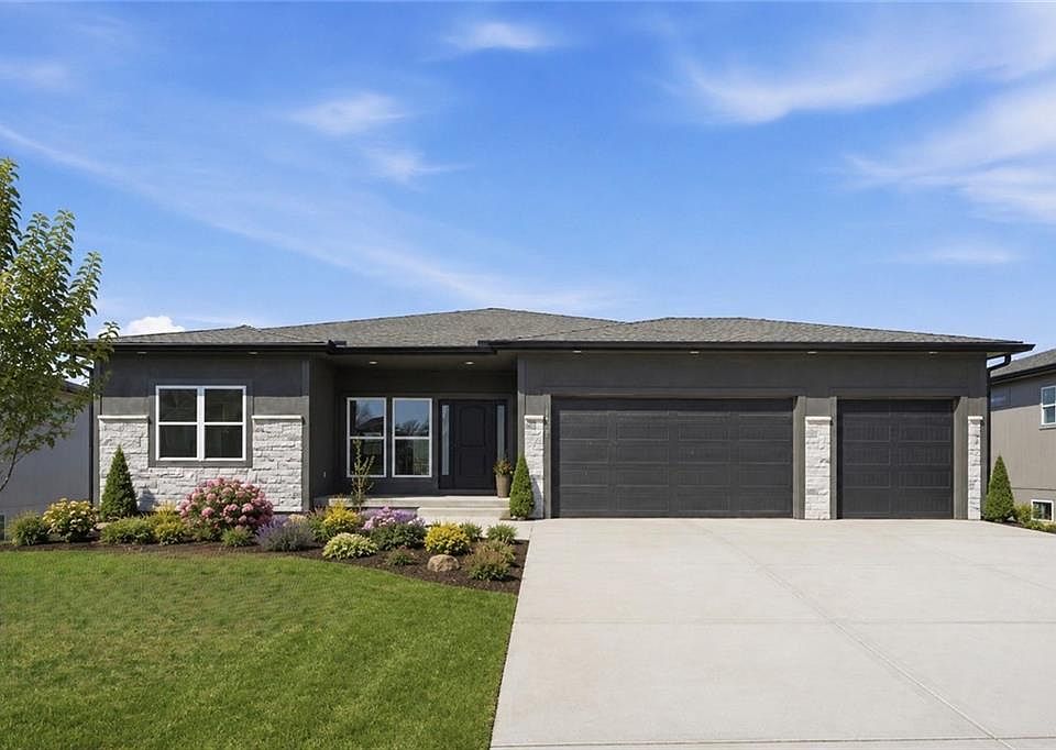 1st image of 1412 NE Ernest Way
