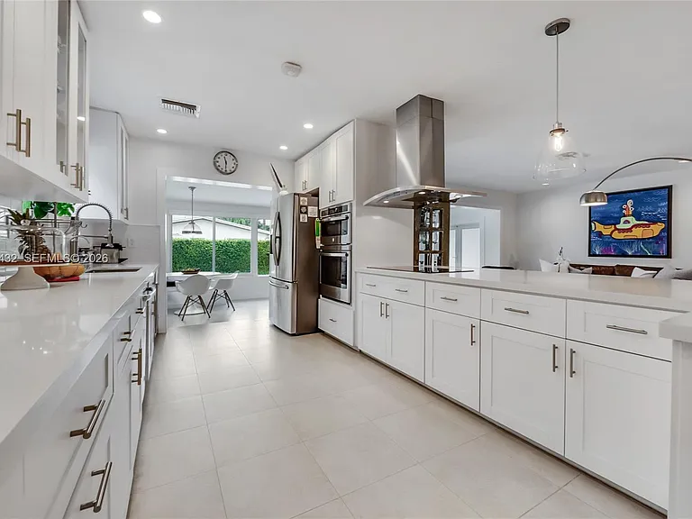 5715 SW 56th Ter — Photo 11