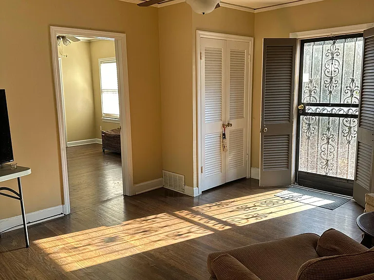 222 Patterson St — Photo 16