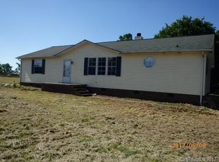 222 Red Hawk Ln, Olin, NC 28660