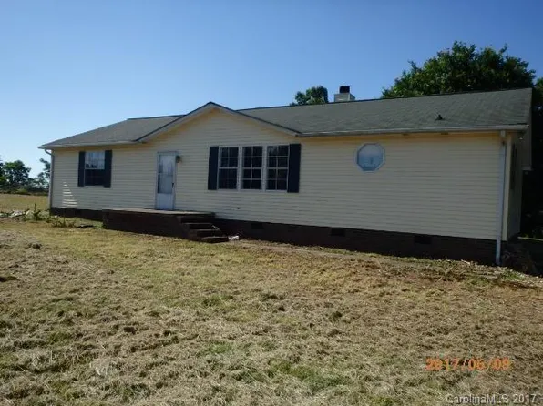 222 Red Hawk Ln, Olin, NC 28660