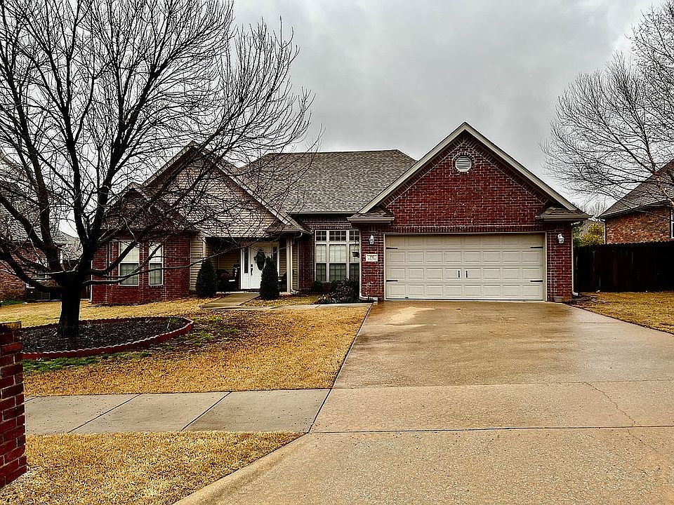 1st image of 3702 SW Greyhawk Dr