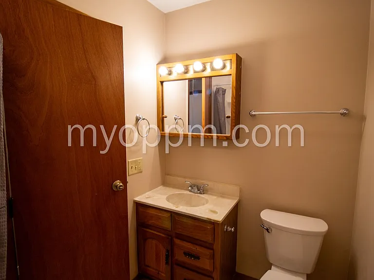 9129 Grand Ave — Photo 12