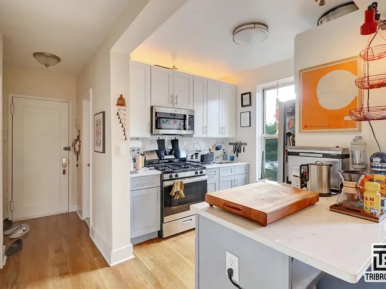 955 Seneca Ave #2R — Photo 7